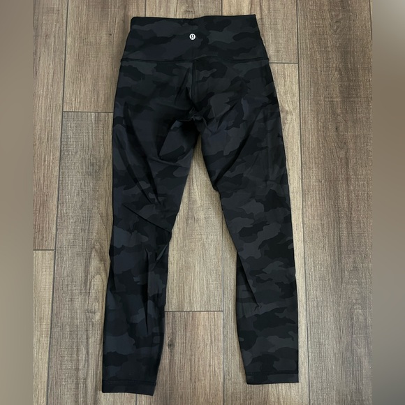 NWOT Luluemon leggings - Picture 2 of 3